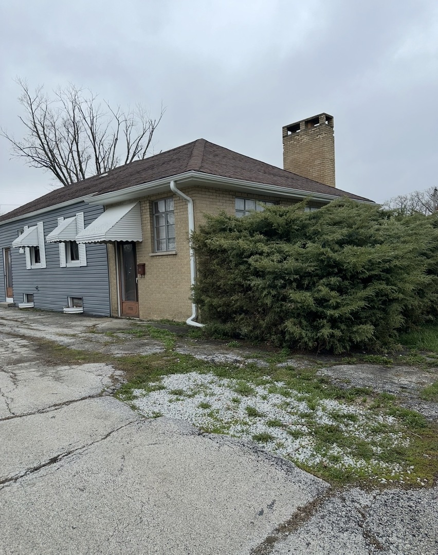 91 W 30th Place