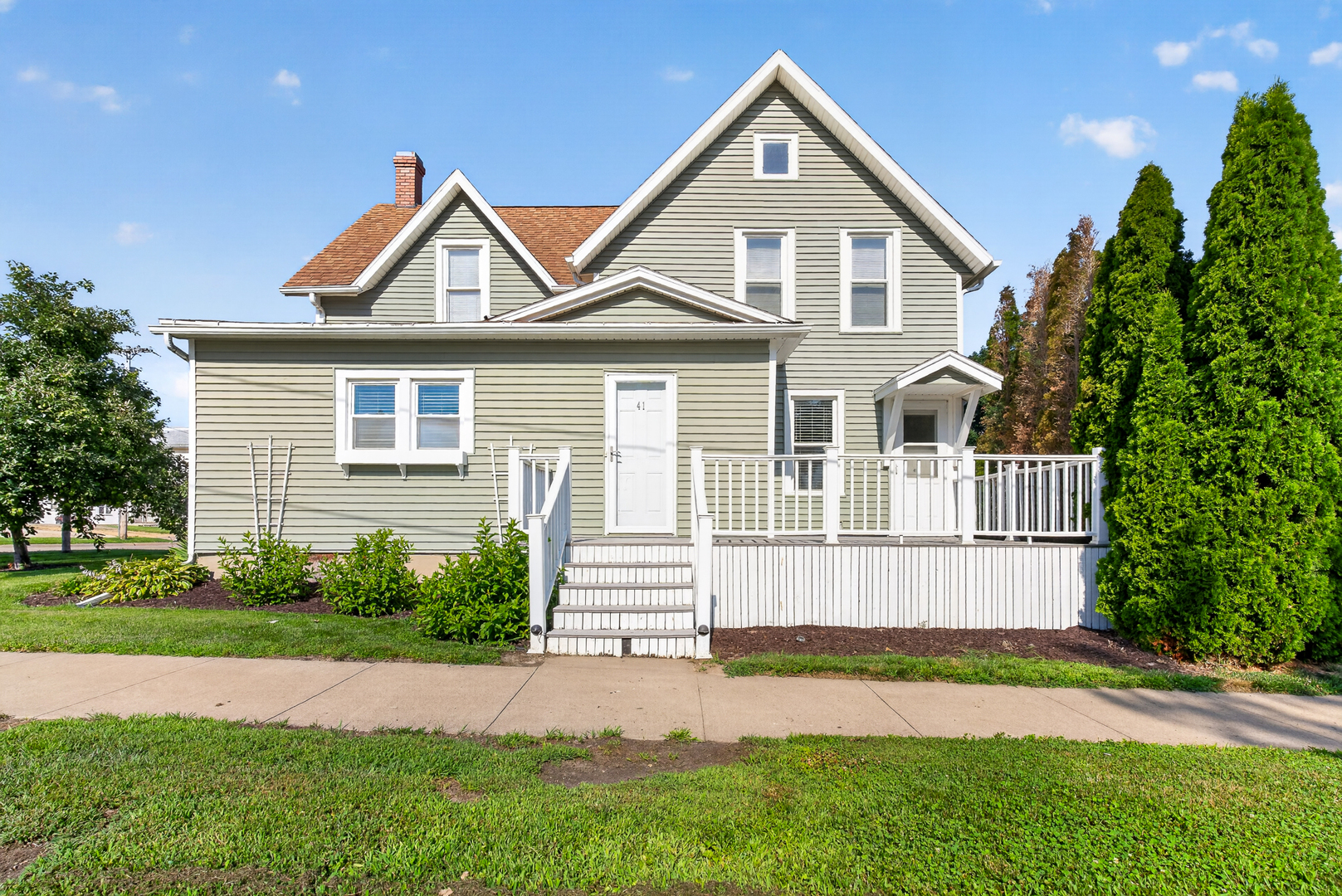 41 Mitchell Street S