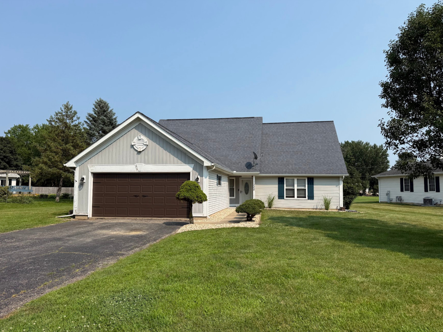 1202 Holiday Drive
