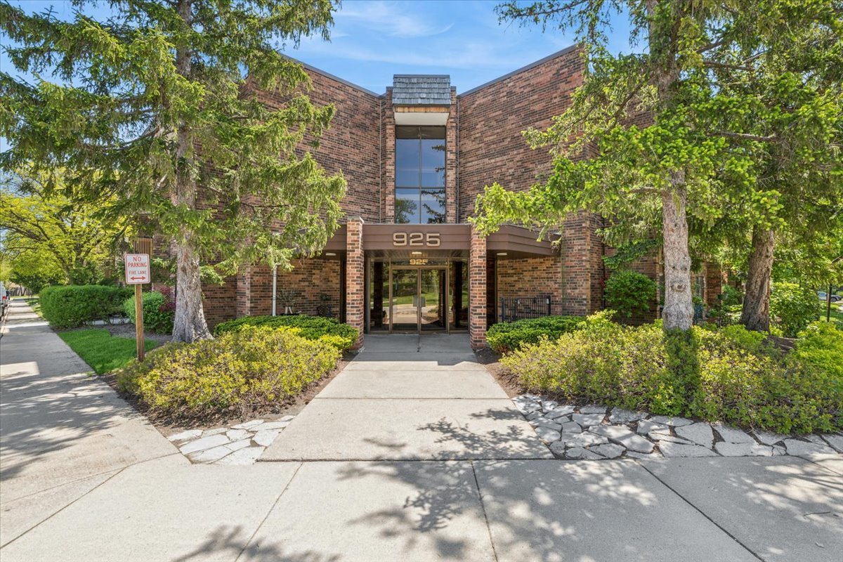 925 Spring Hill Drive