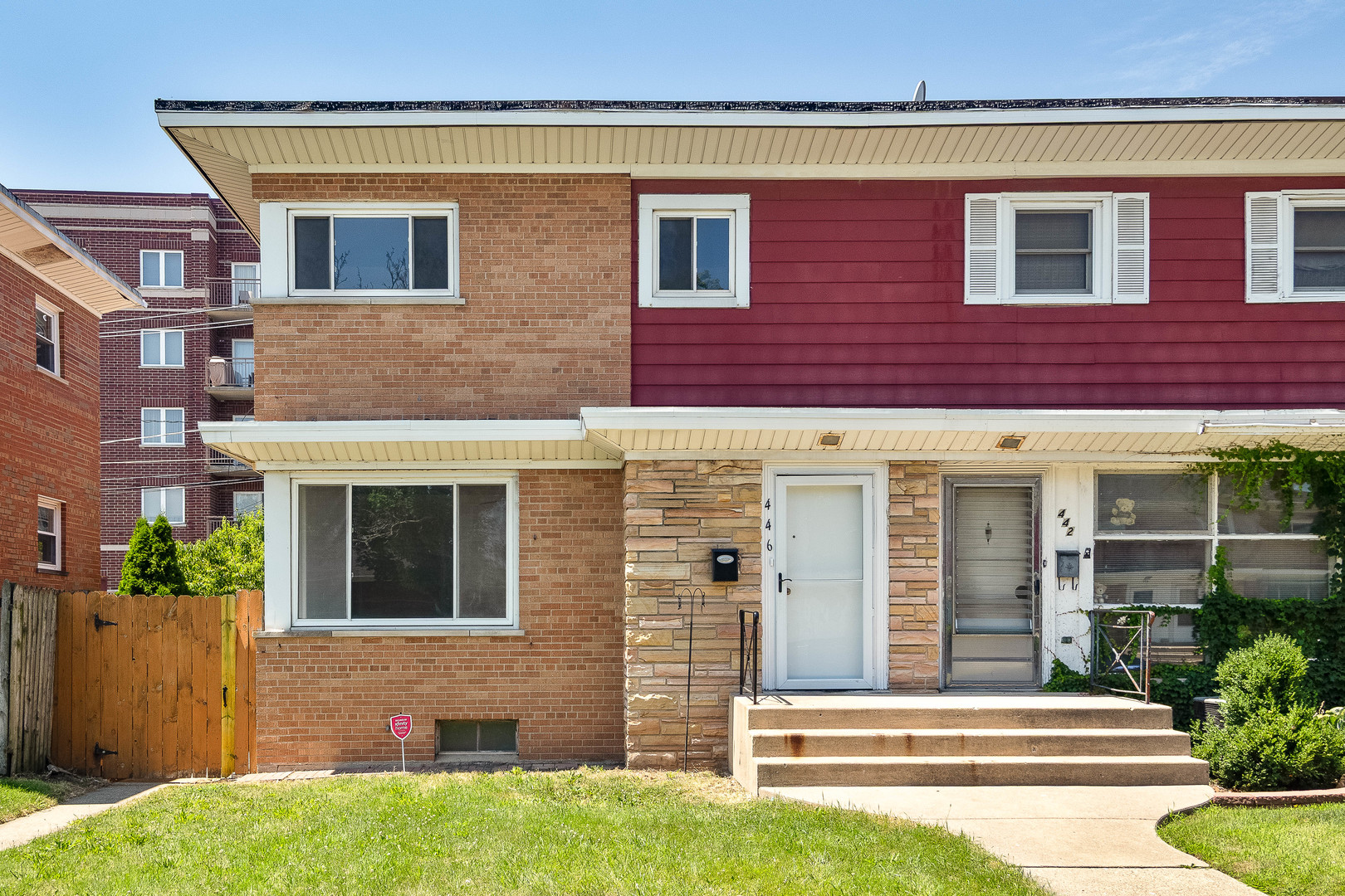 446 Oak Street