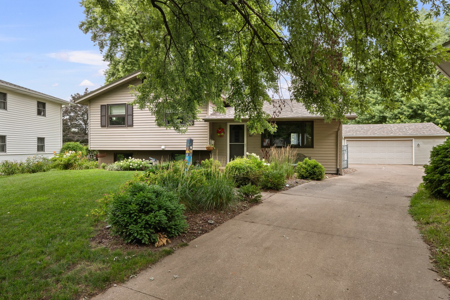 40 PARKLANE Circle