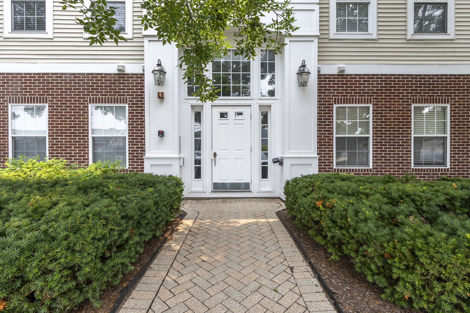 3275 Stratford Court
