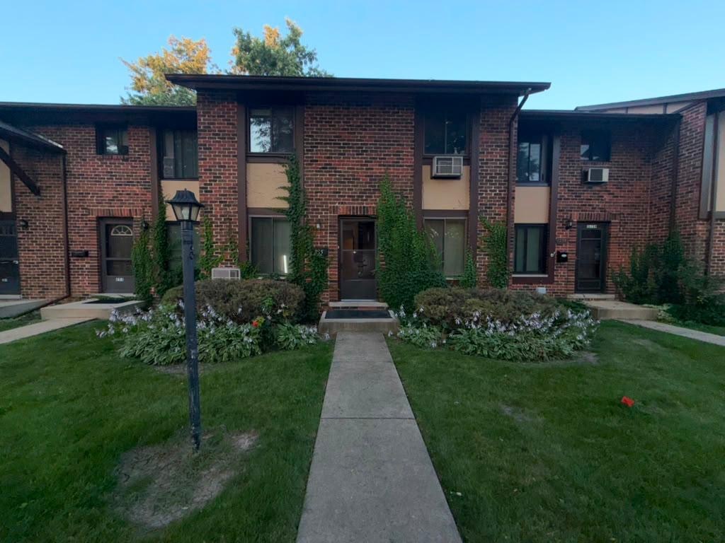 1S255 Dillon Lane
