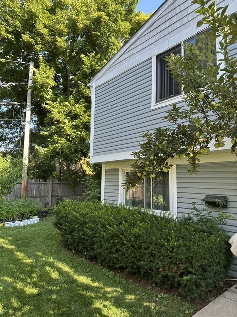 889 Oxford Place