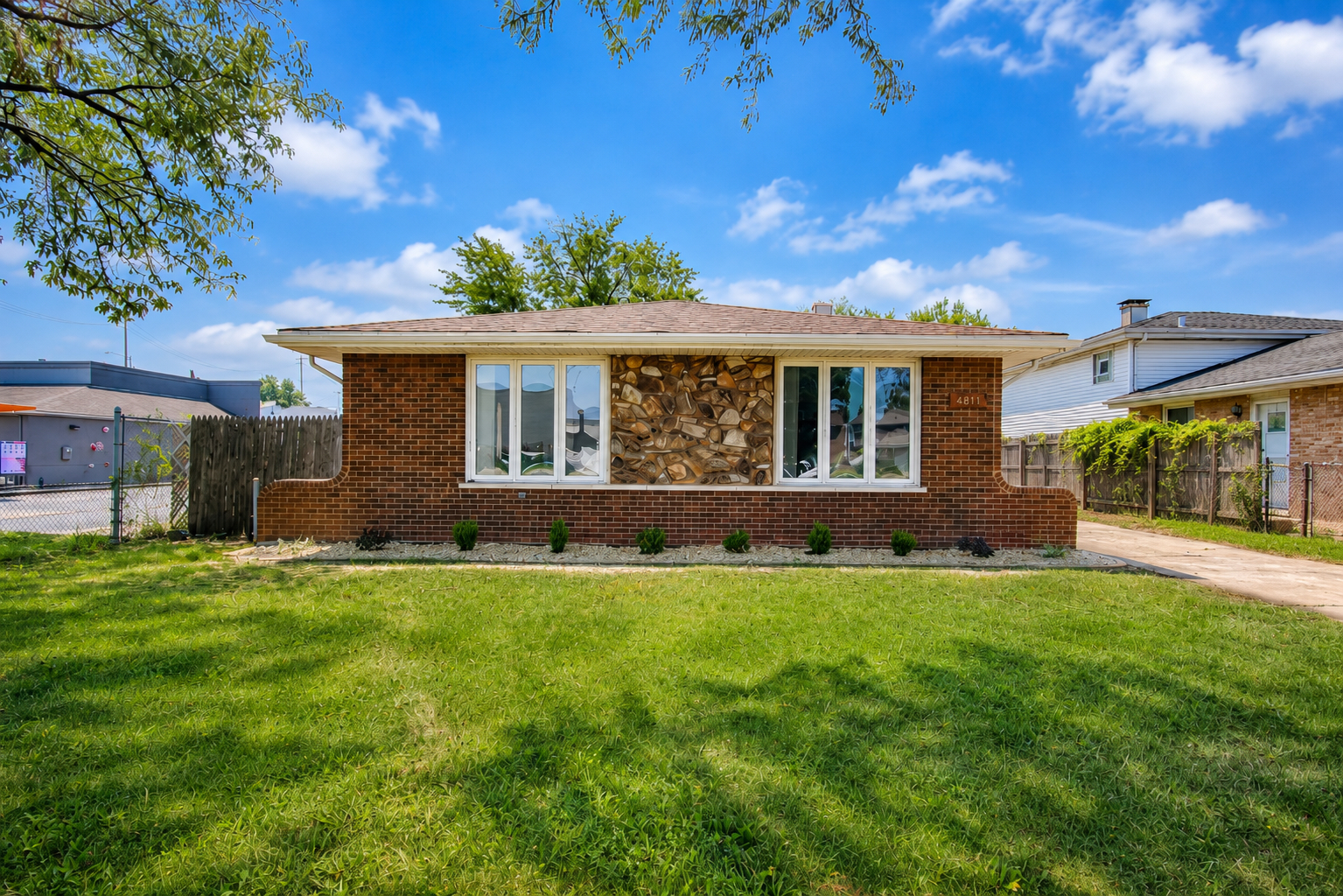 4811 W 121st Place