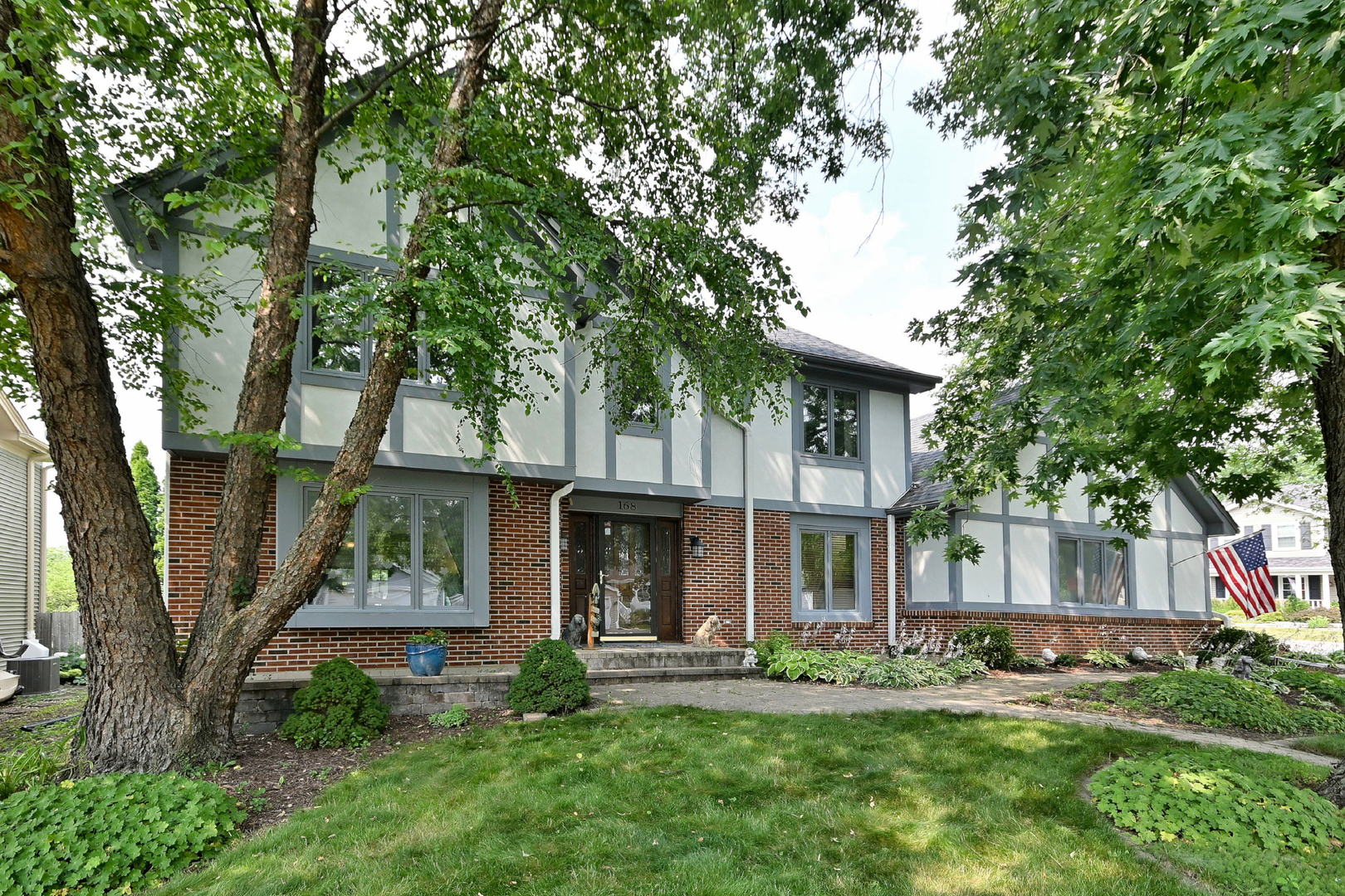 27W168 Chartwell Drive