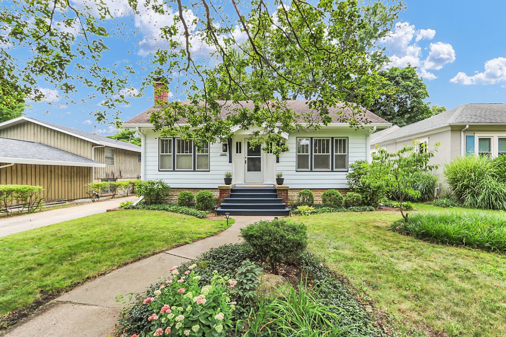 1105 W Green Street