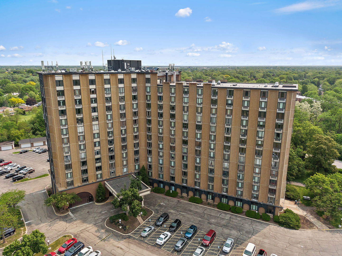 1 Renaissance Place