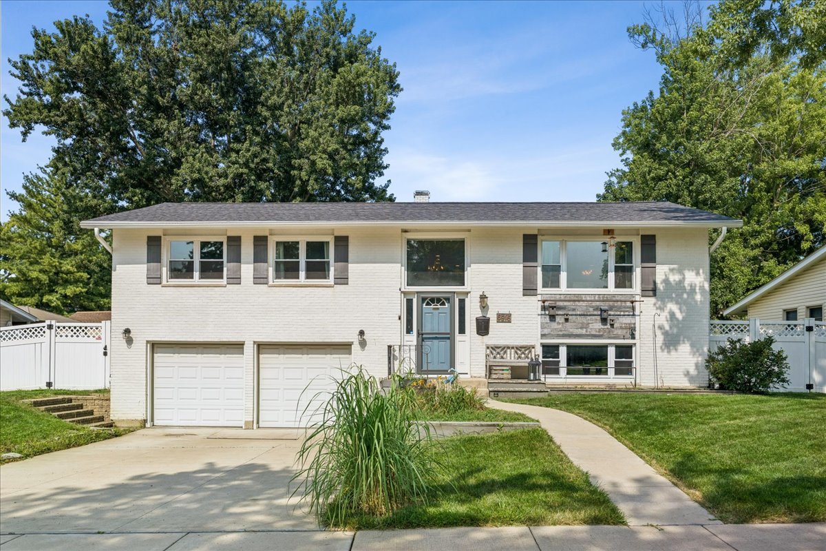 6916 Williams Drive