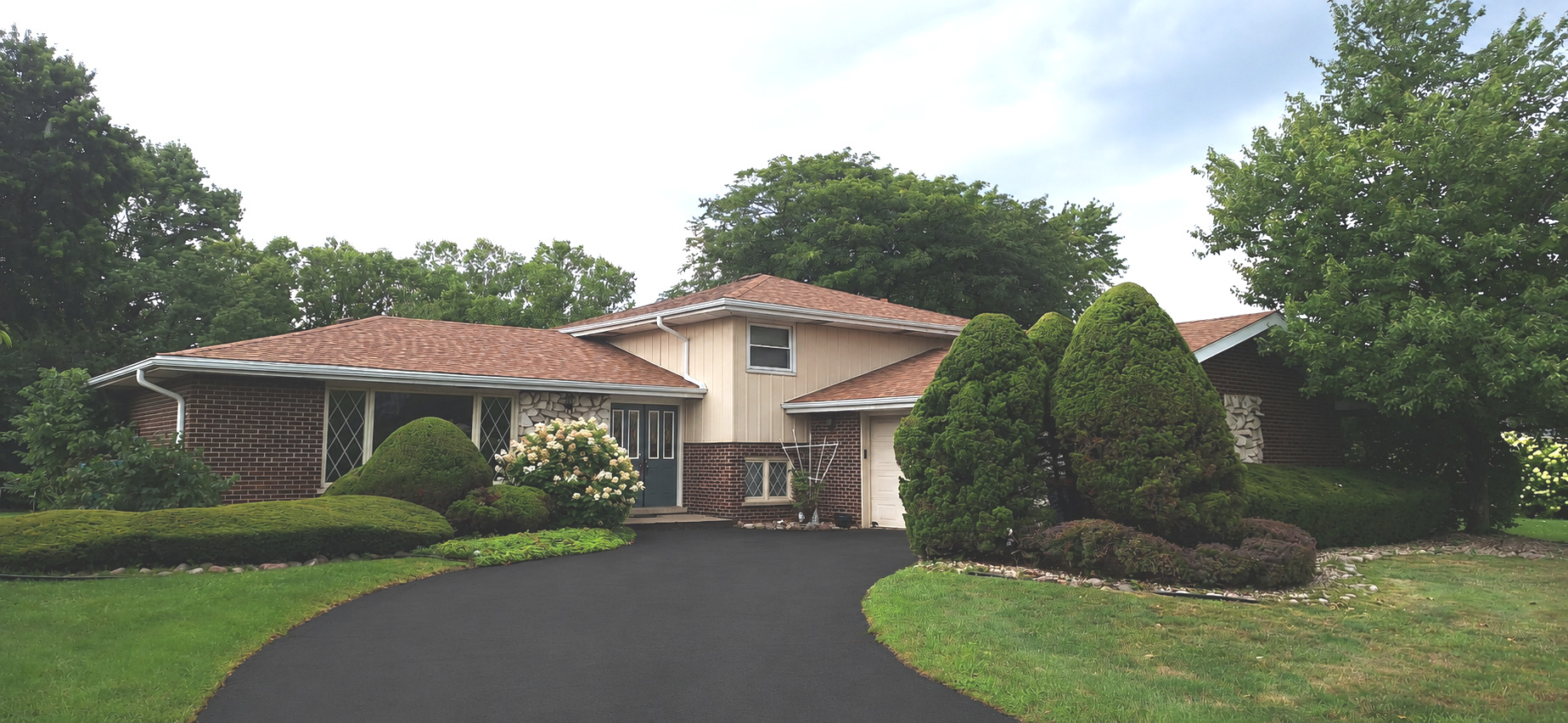 8823 Prestwick Lane