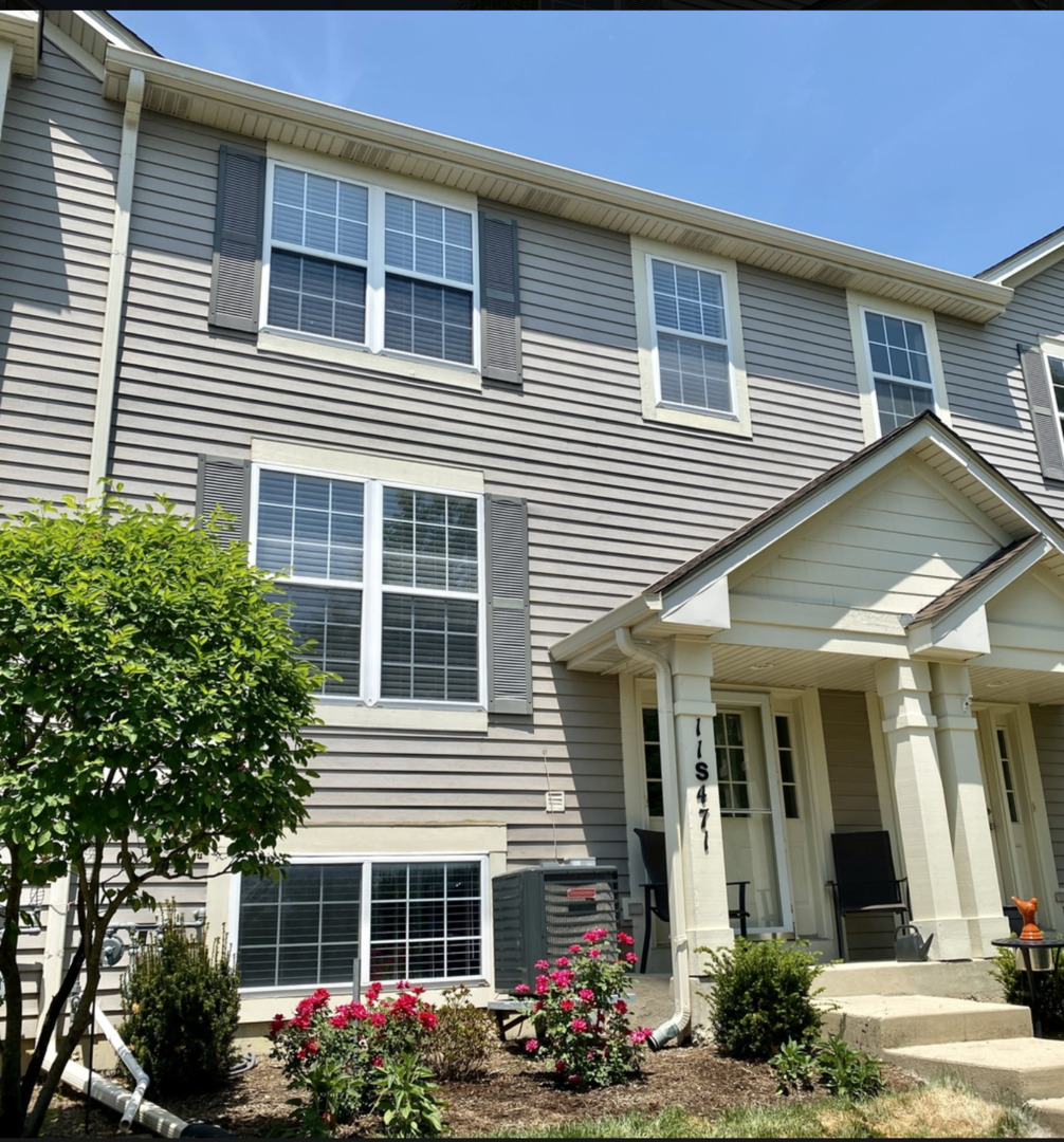 11S471 Rachael Court