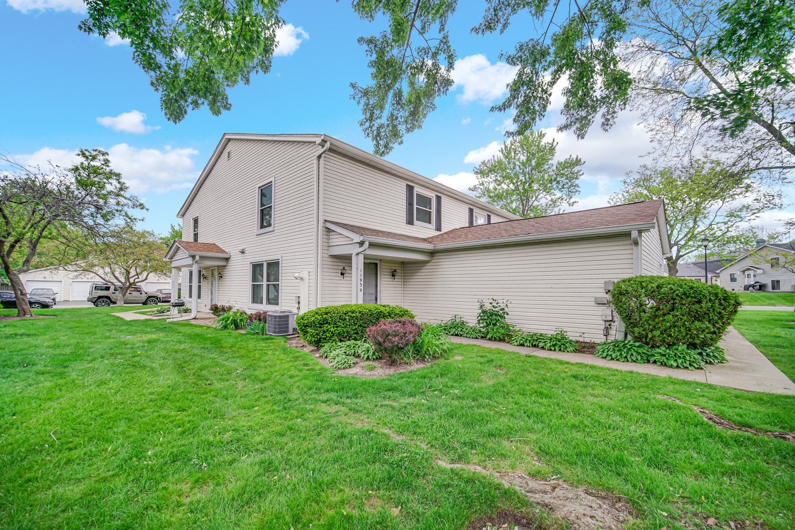 1193 E Barberry Lane