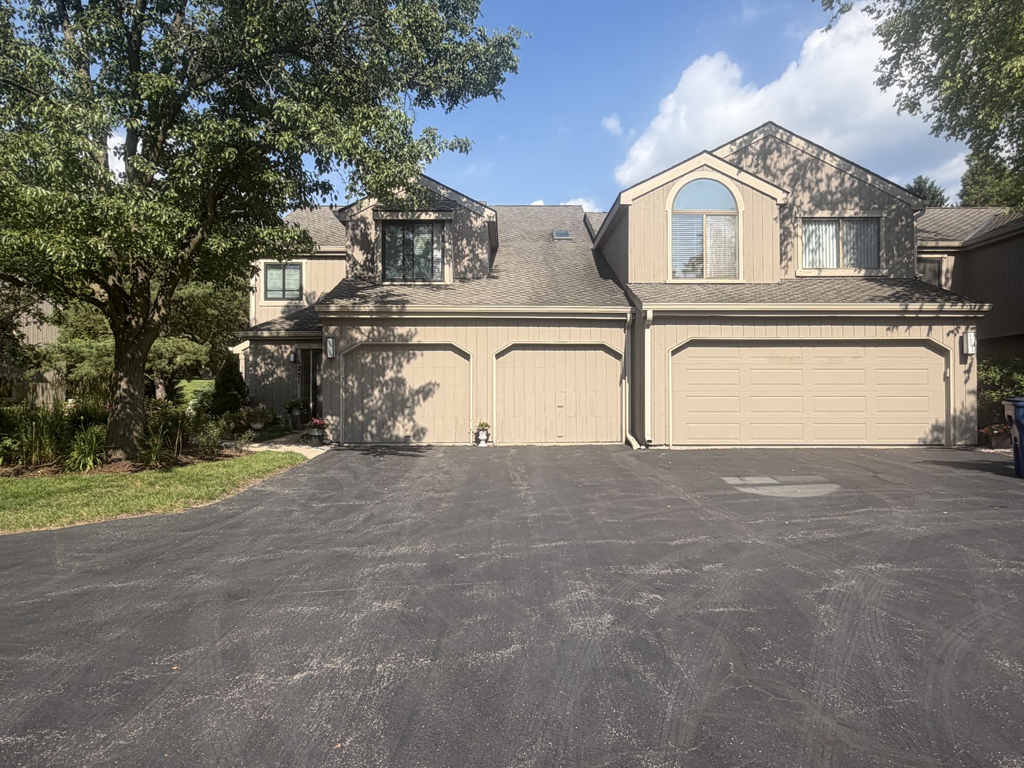 1249 Oak Hill