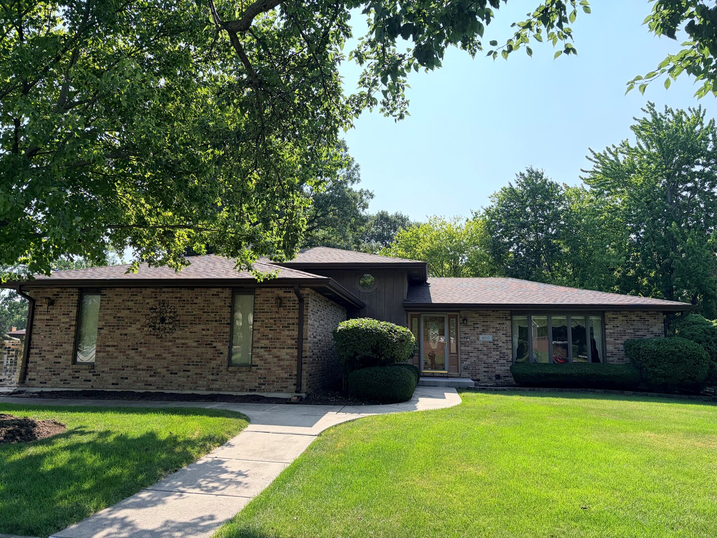 800 Ravinia Drive