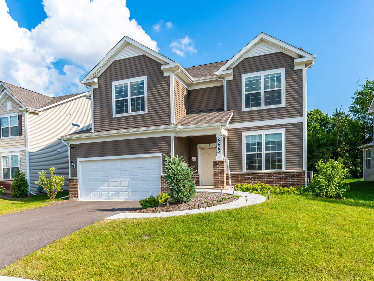 2225 Bent Grass Way