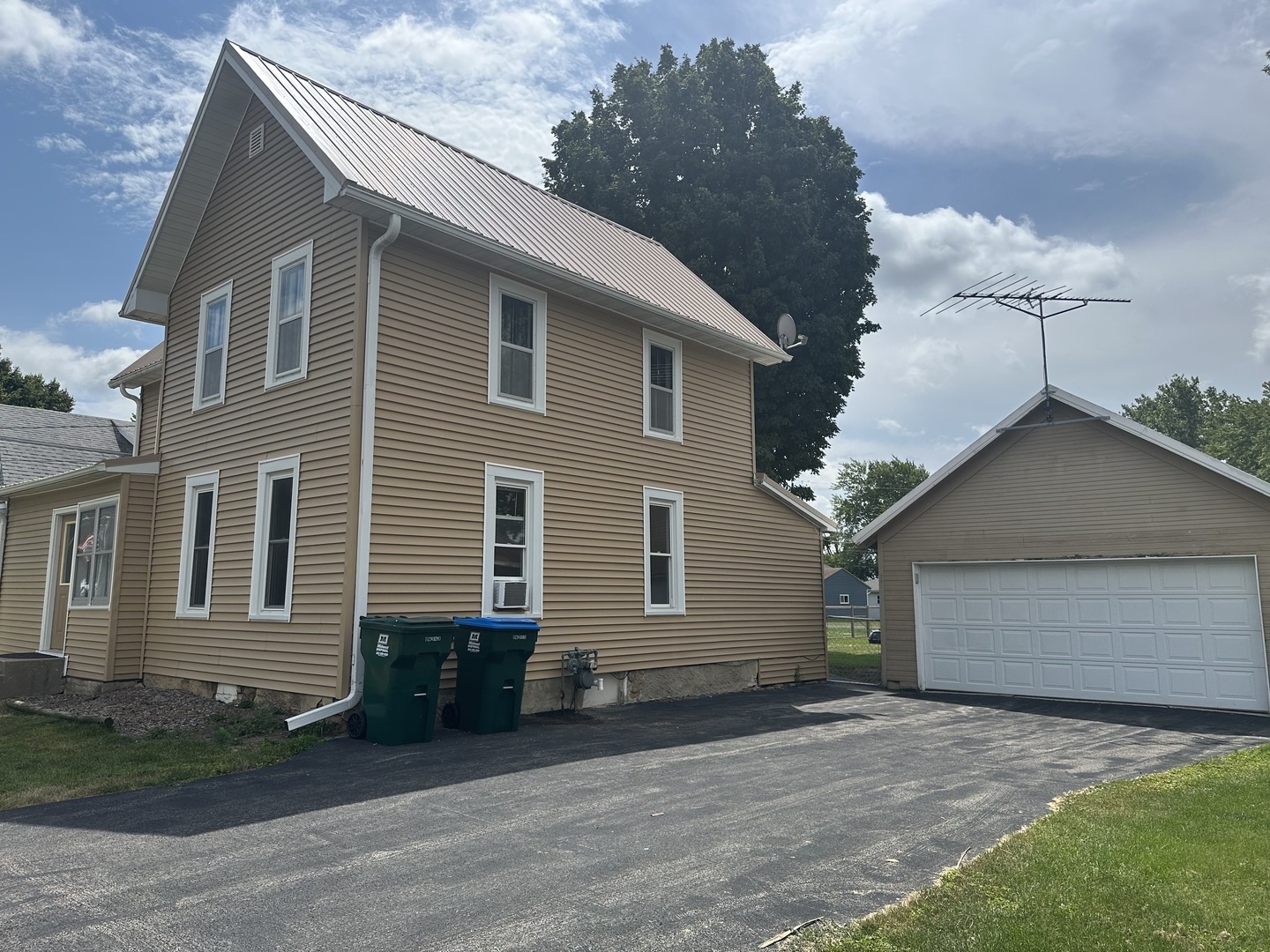 17 W OLD MILL Street