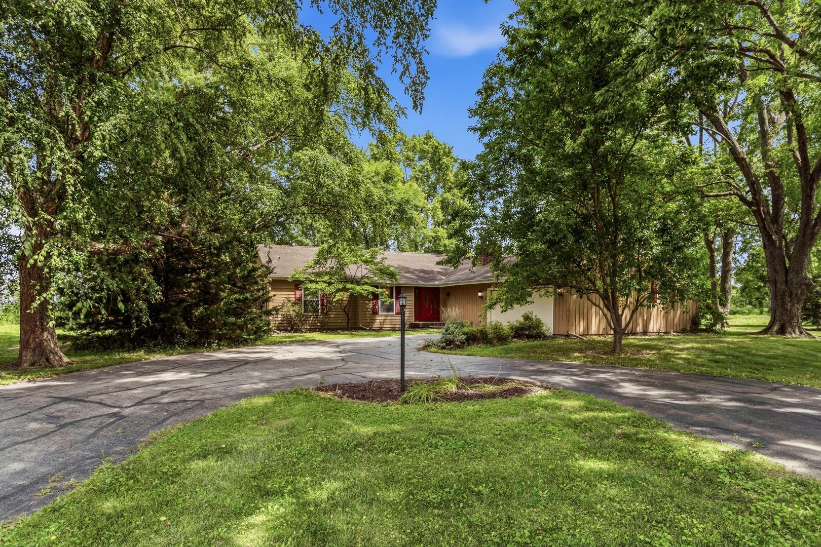 147 WOODLAKE Road