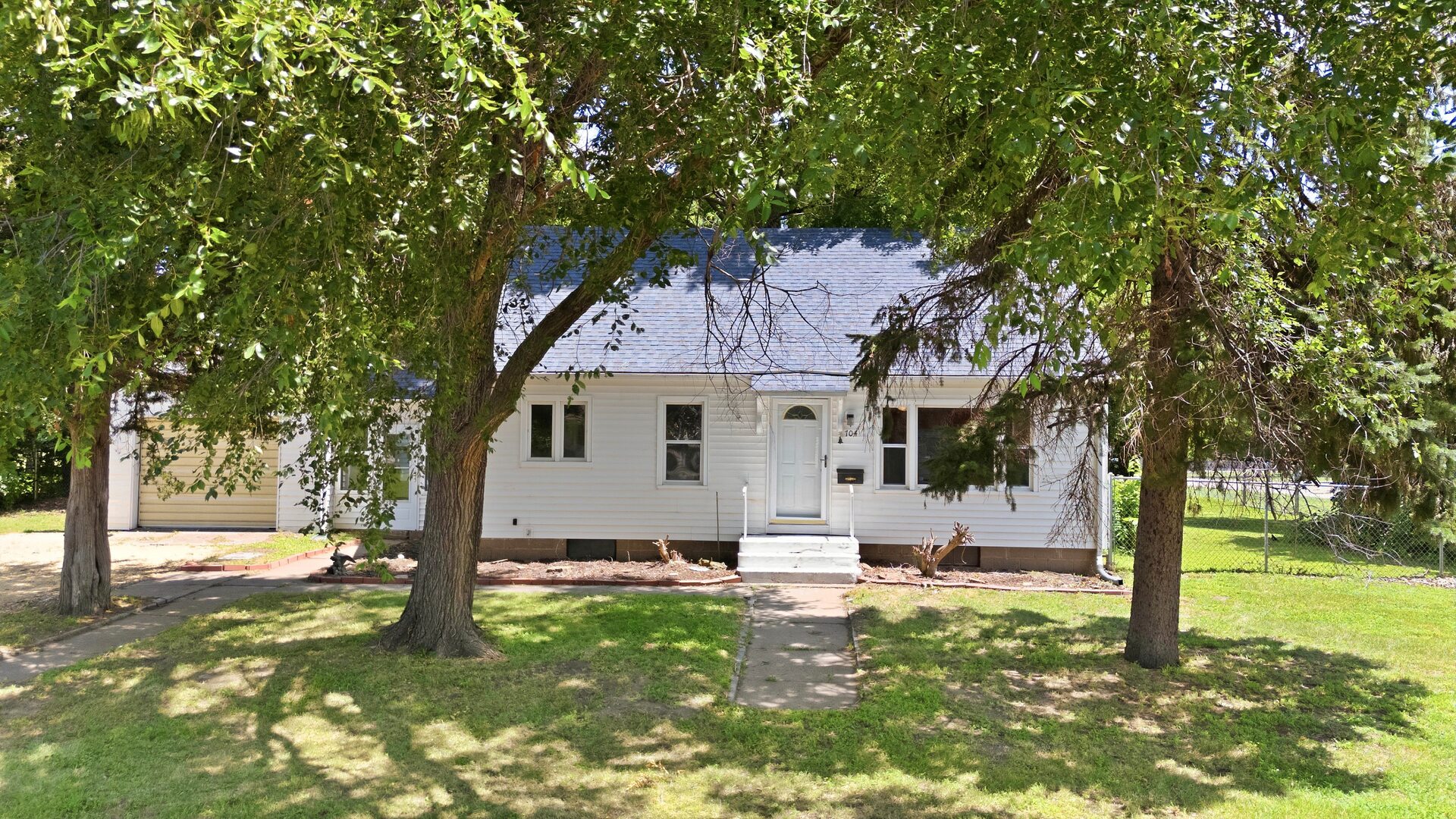 704 2nd Avenue