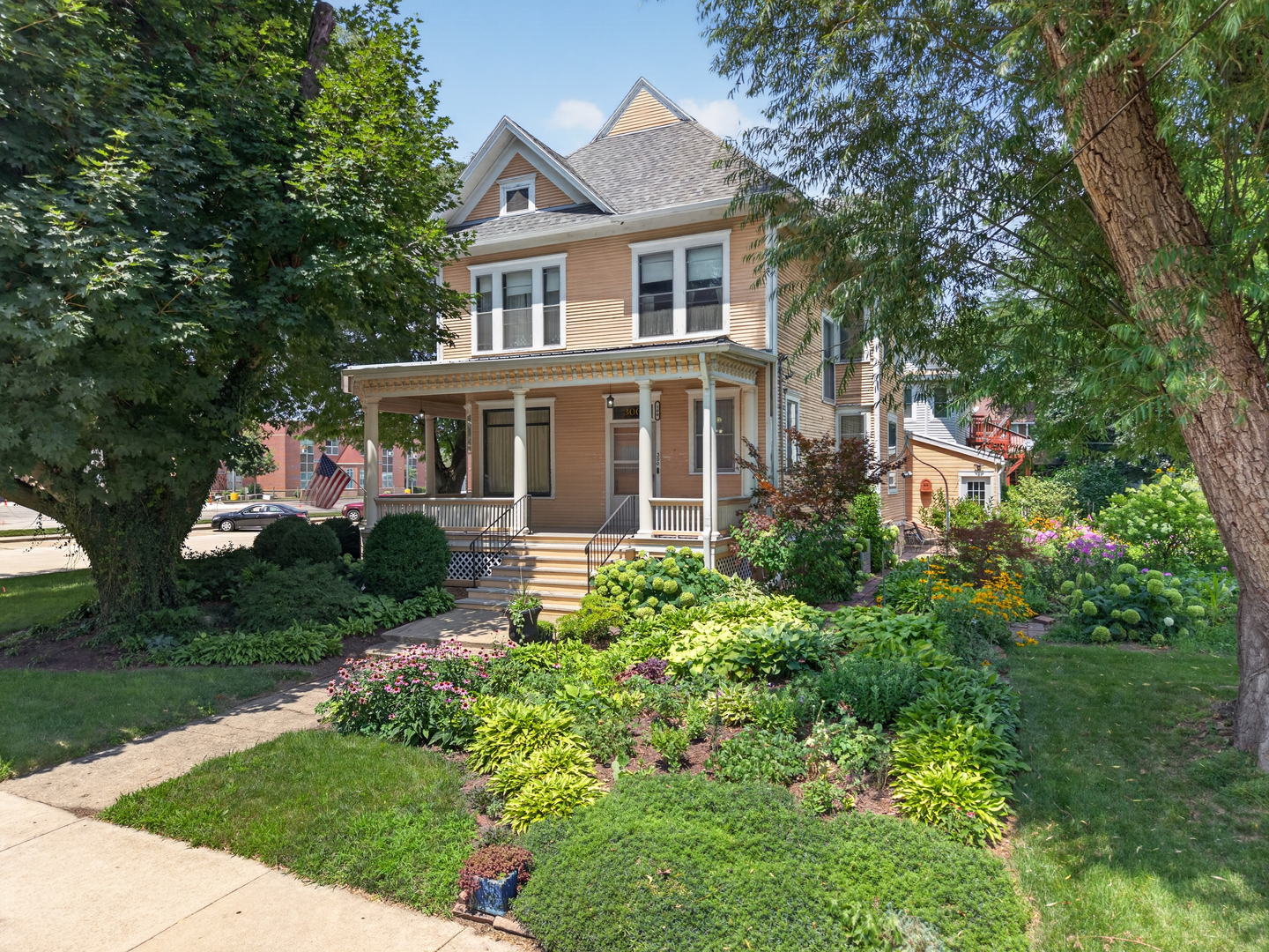 300 E Lafayette Street