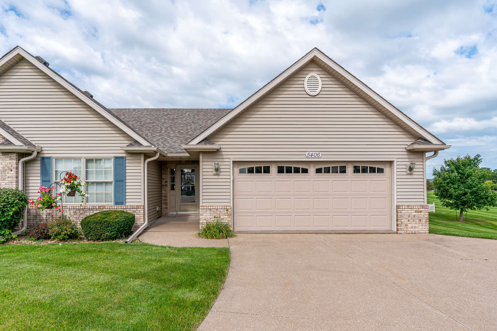 5406 Villa Court