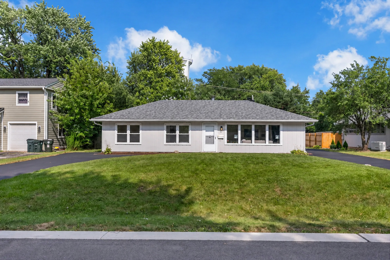 727 SKYLINE Drive