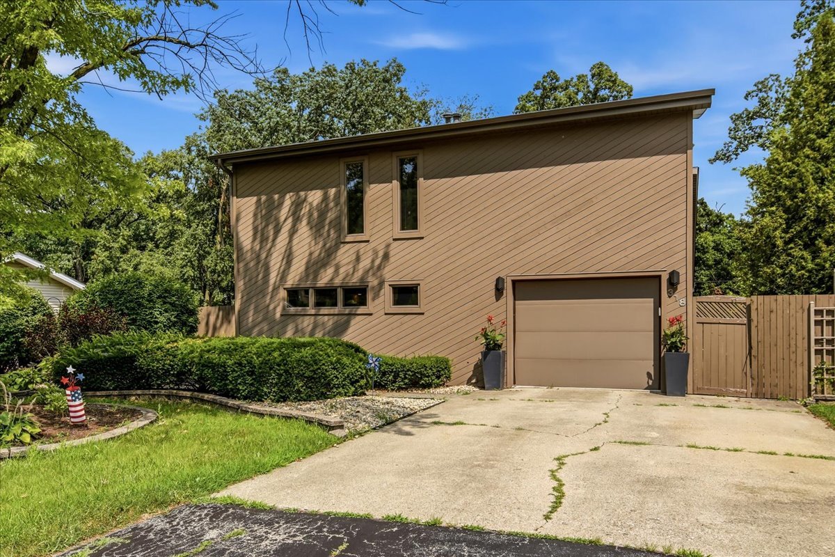 318 N Brookshore Drive