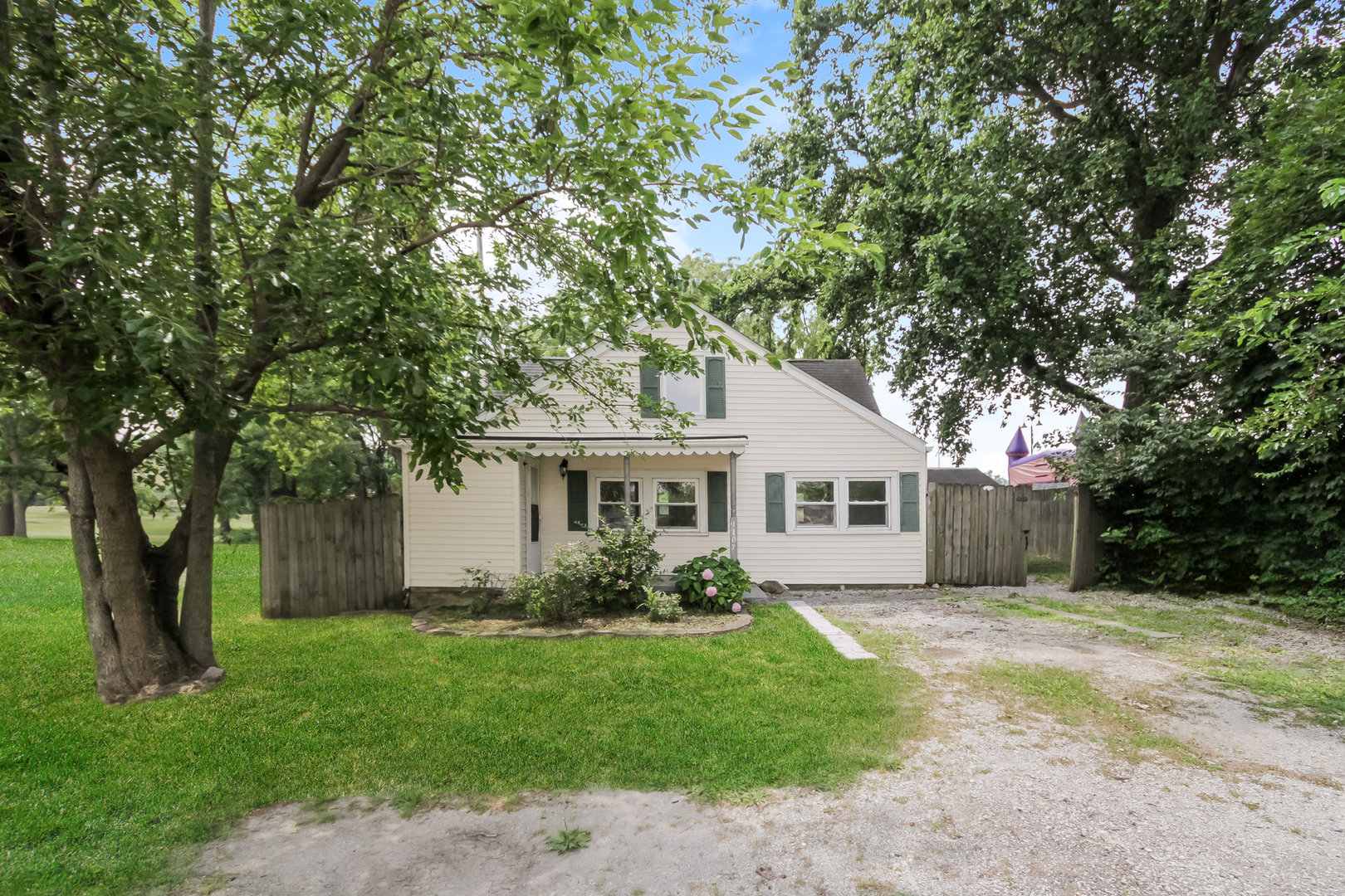 1107 E Joliet Street
