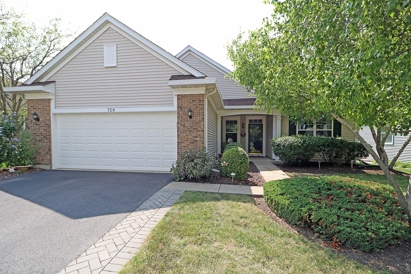 728 Holland Lane