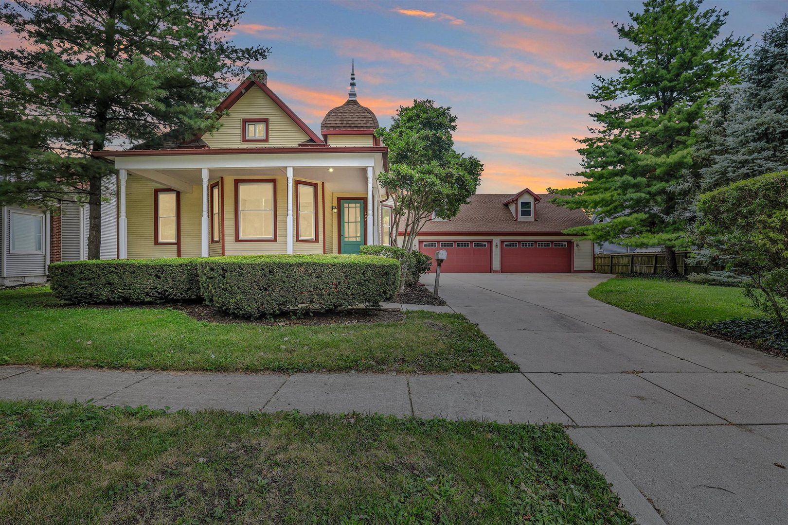 202 E Daggy Street