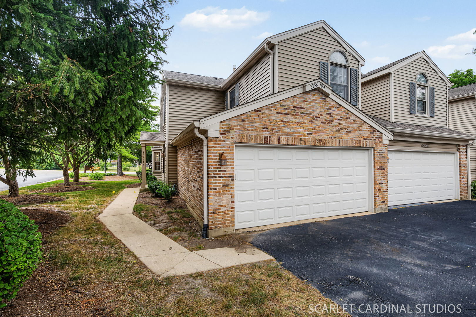 27W194 Emerson Court