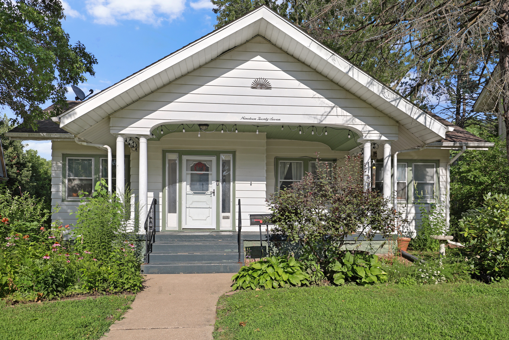 1927 Tremont Avenue