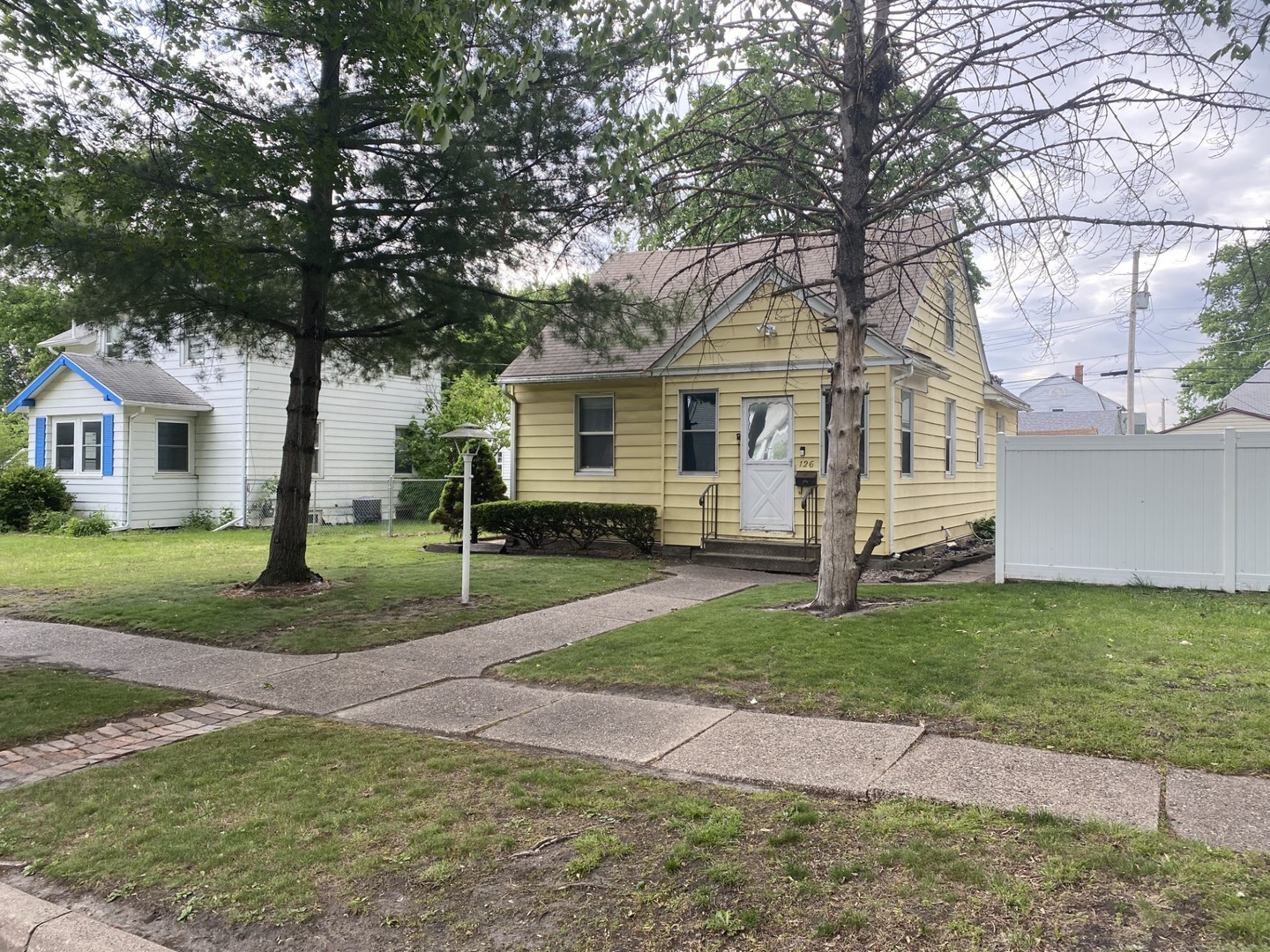 126 S Thornwood Avenue
