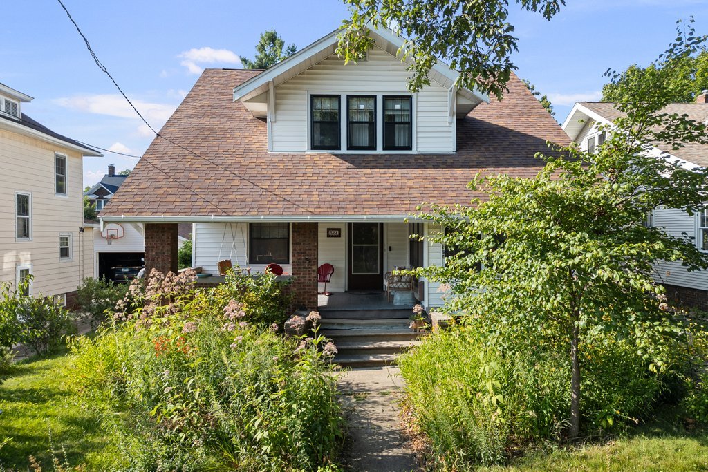 324 Roosevelt Avenue