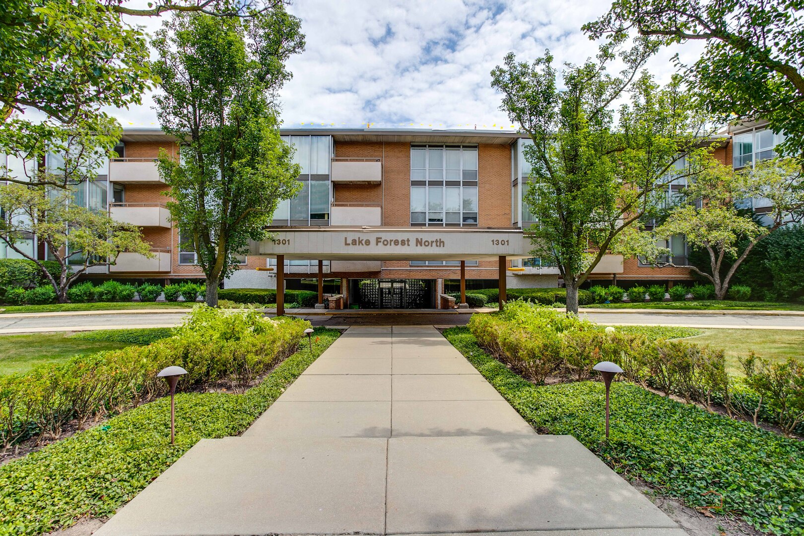 1301 N Western Avenue