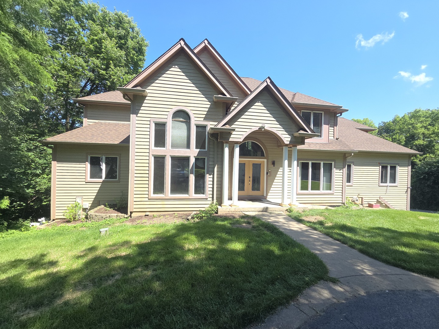 2 Echowood Drive