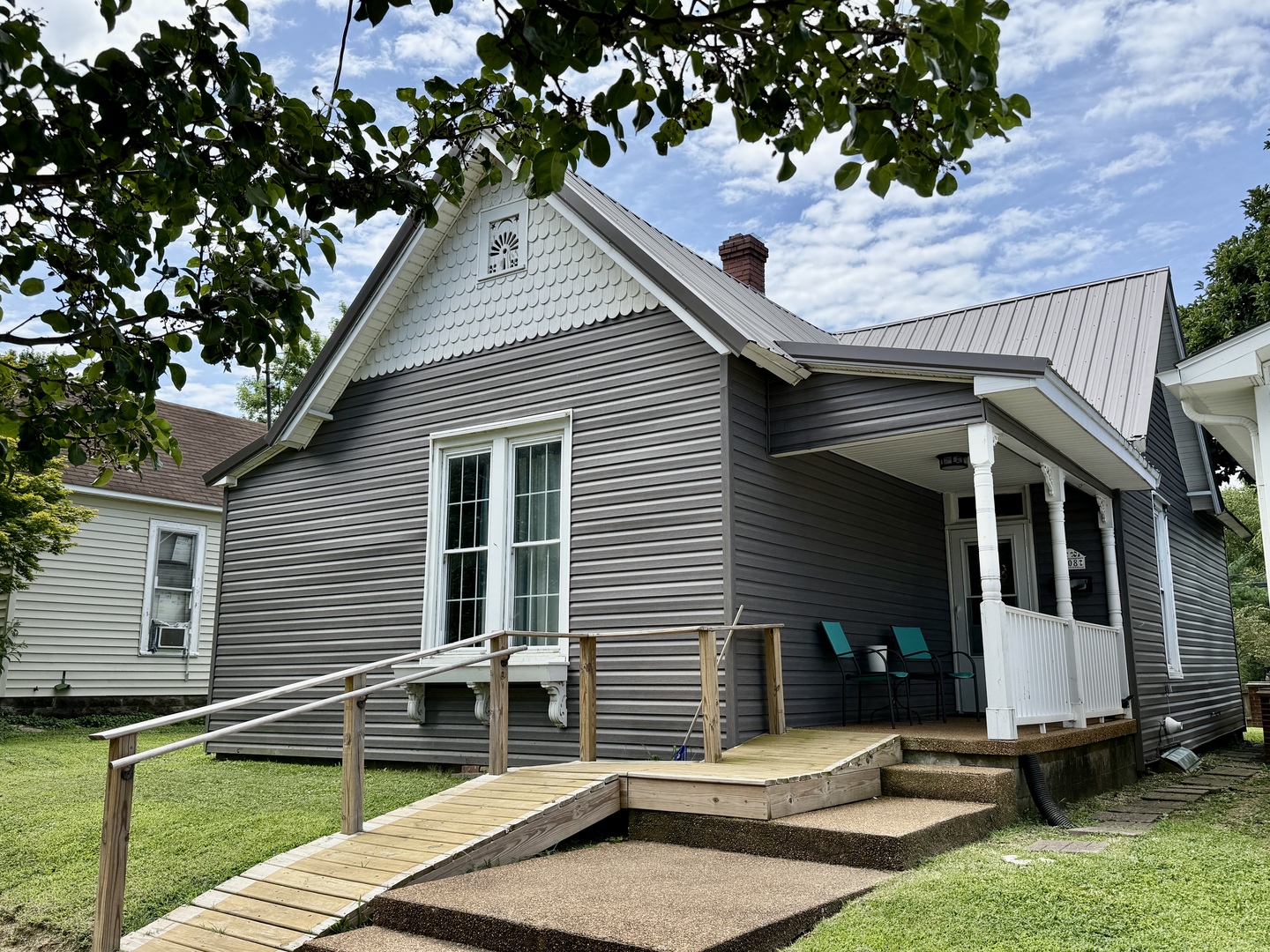 208 E 8th Street