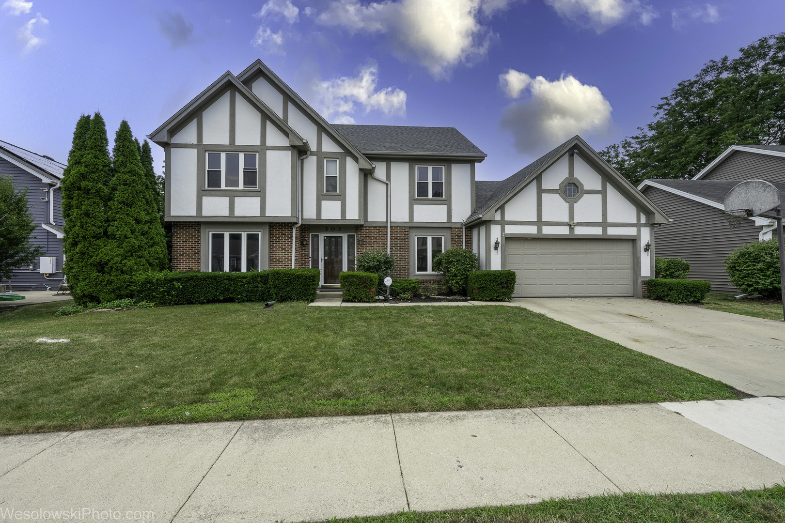 27W303 Chartwell Drive