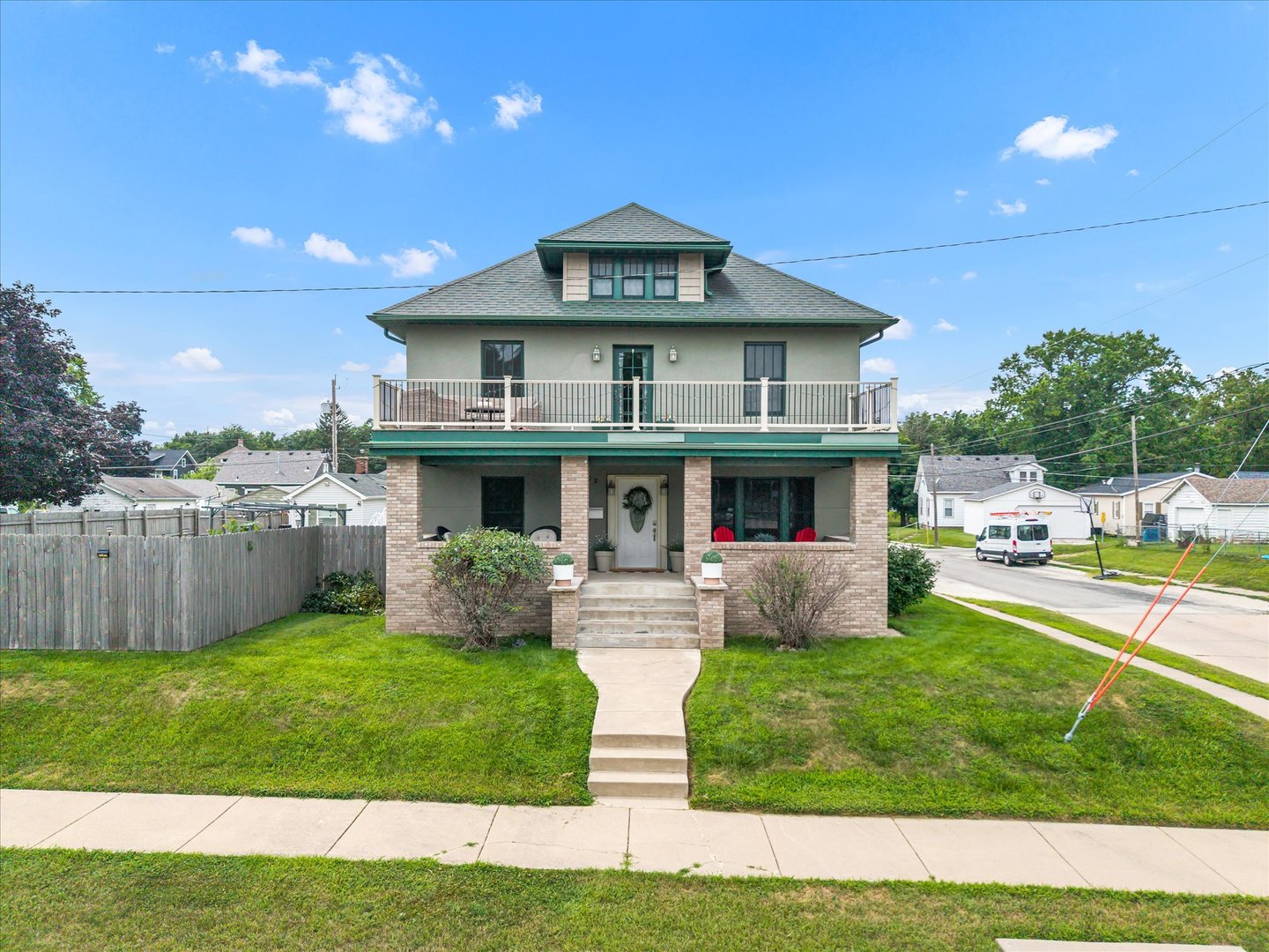 302 9TH Street
