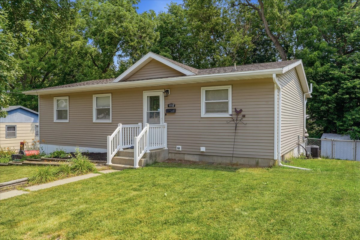 1118 Elm Place