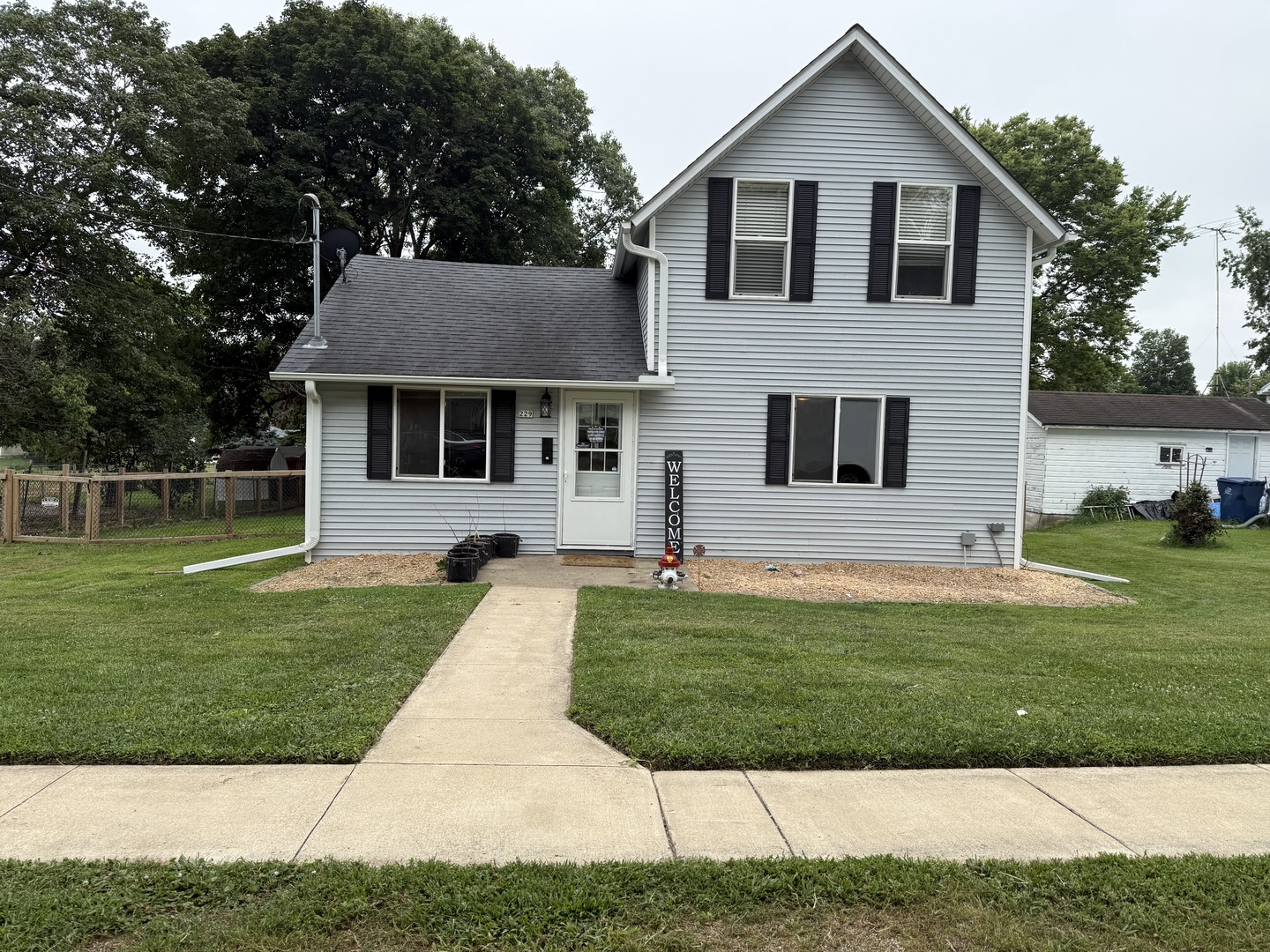 229 W Farnham Street