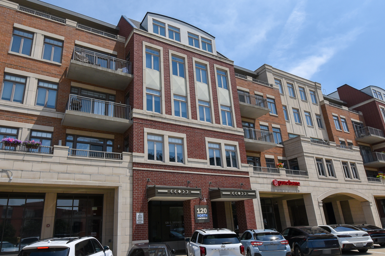 120 N Northwest Highway