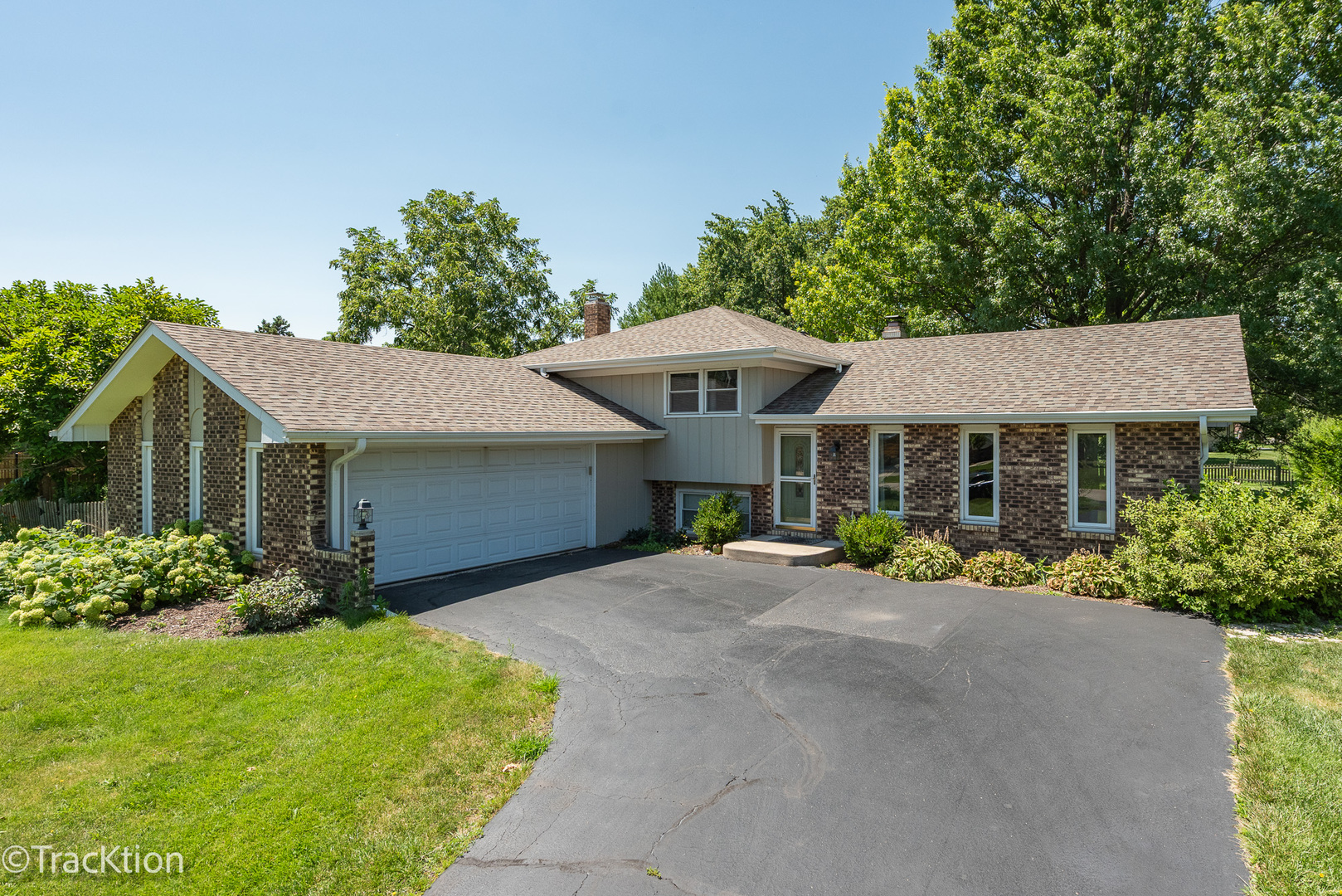 11S560 Whittington Lane