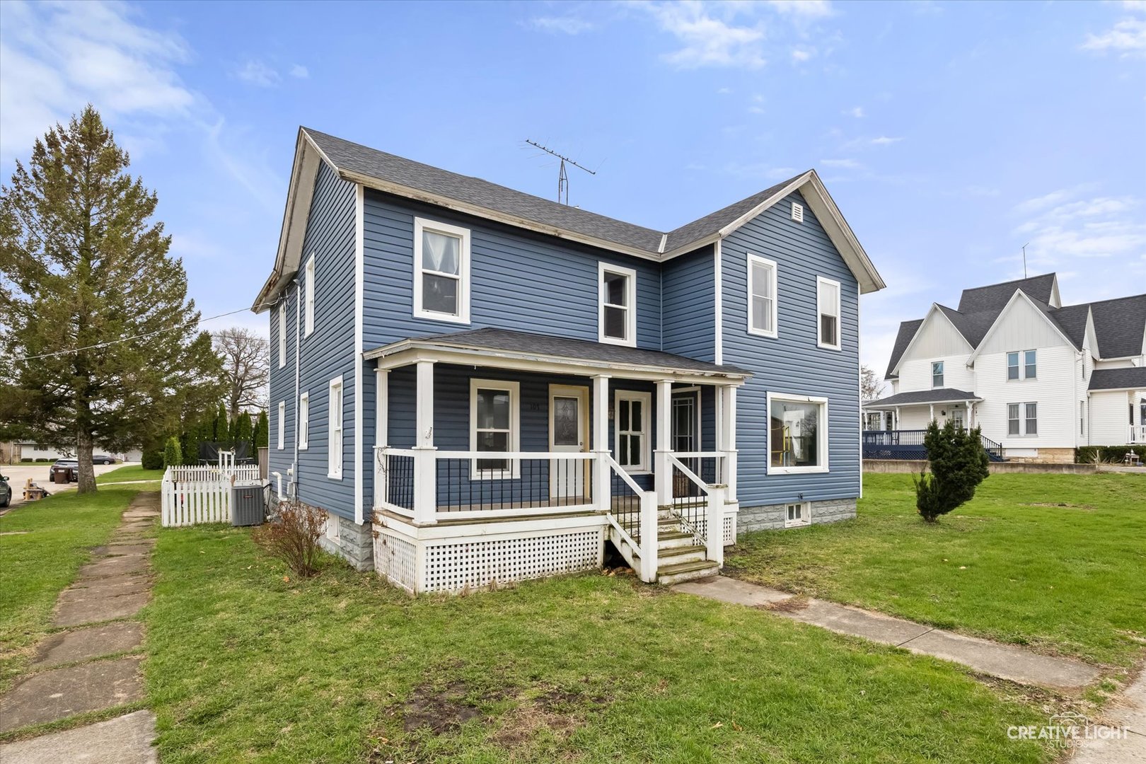107 E Comanche Avenue