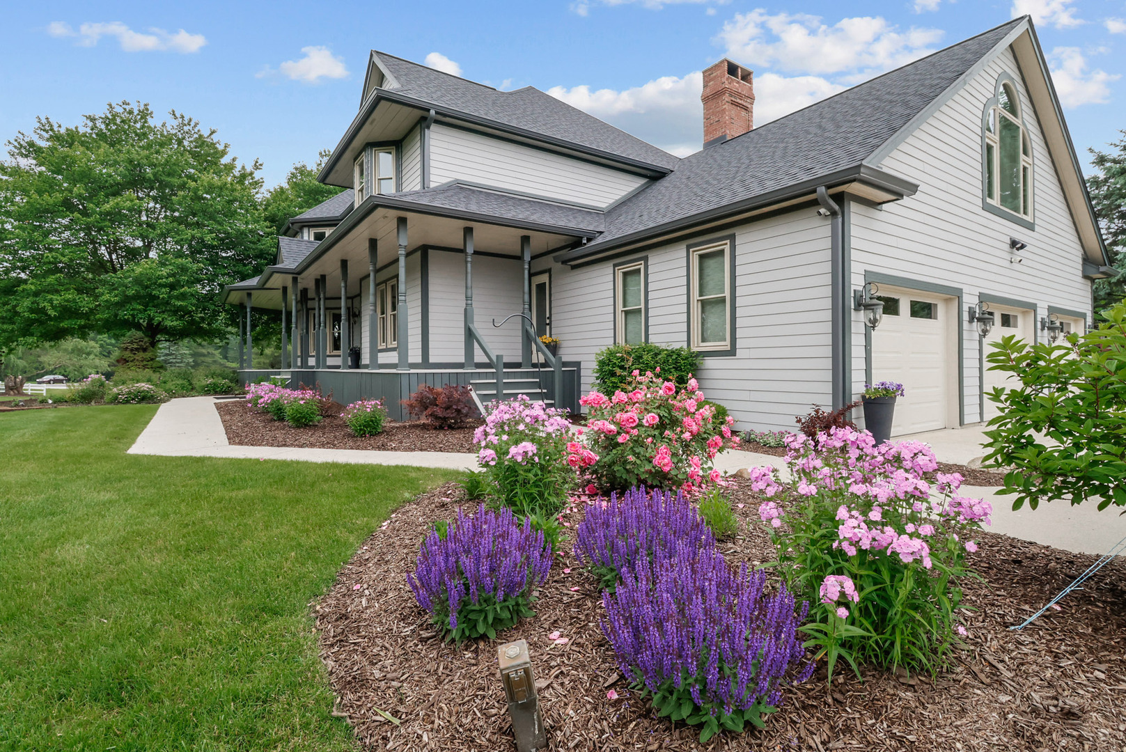 250 Bridlewood Lane