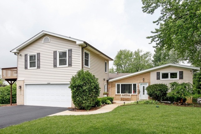 17W320 Scheel Drive