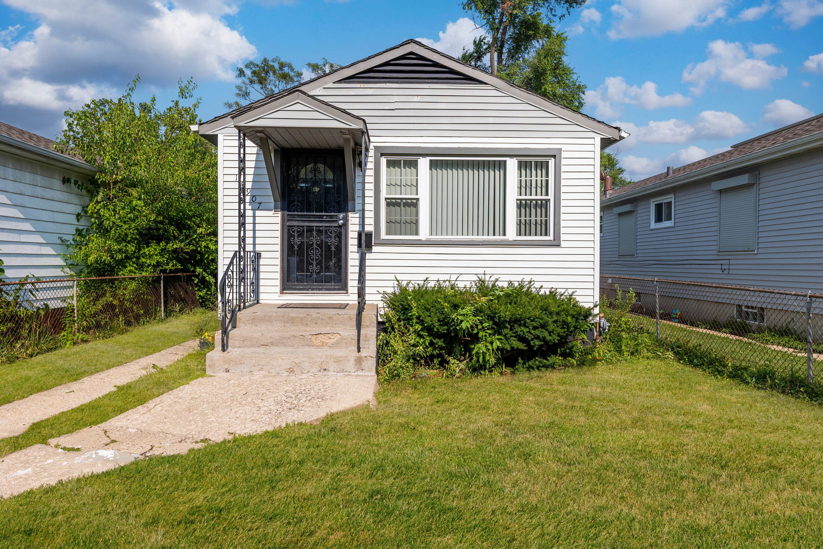 14907 Winchester Avenue