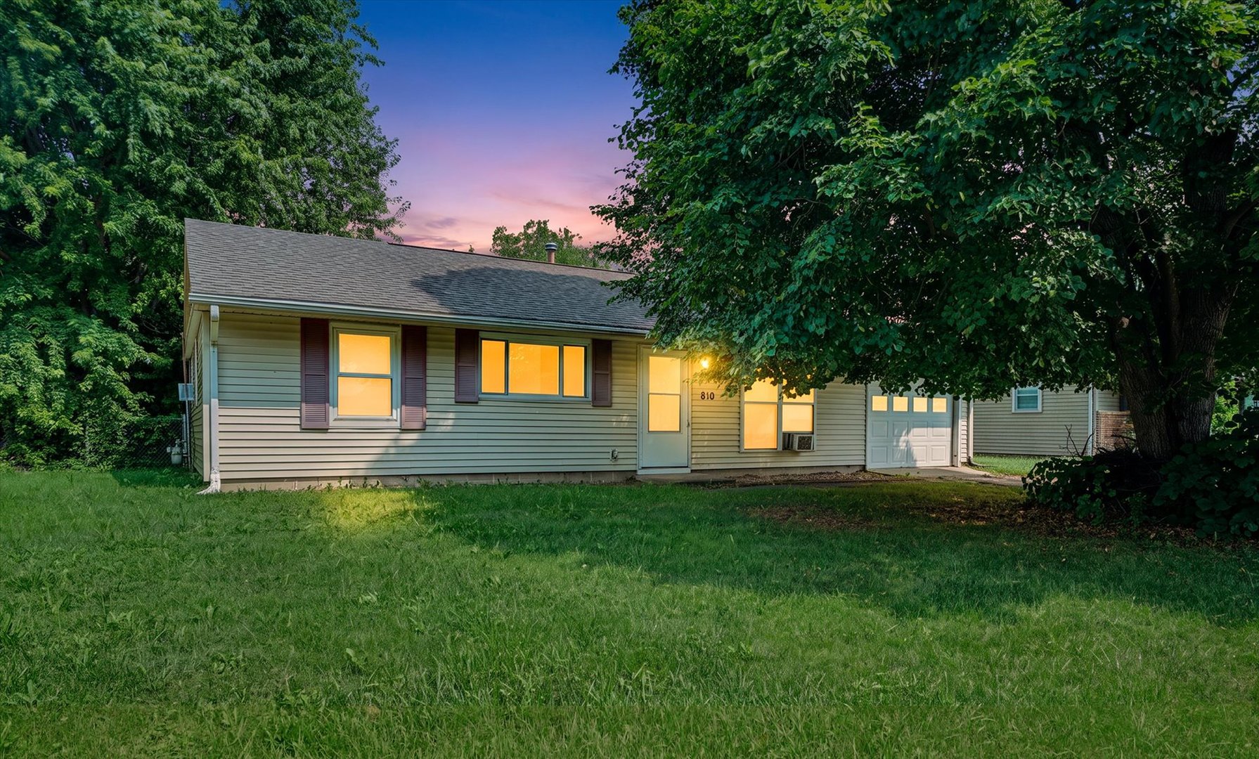 810 MAPLEPARK Drive