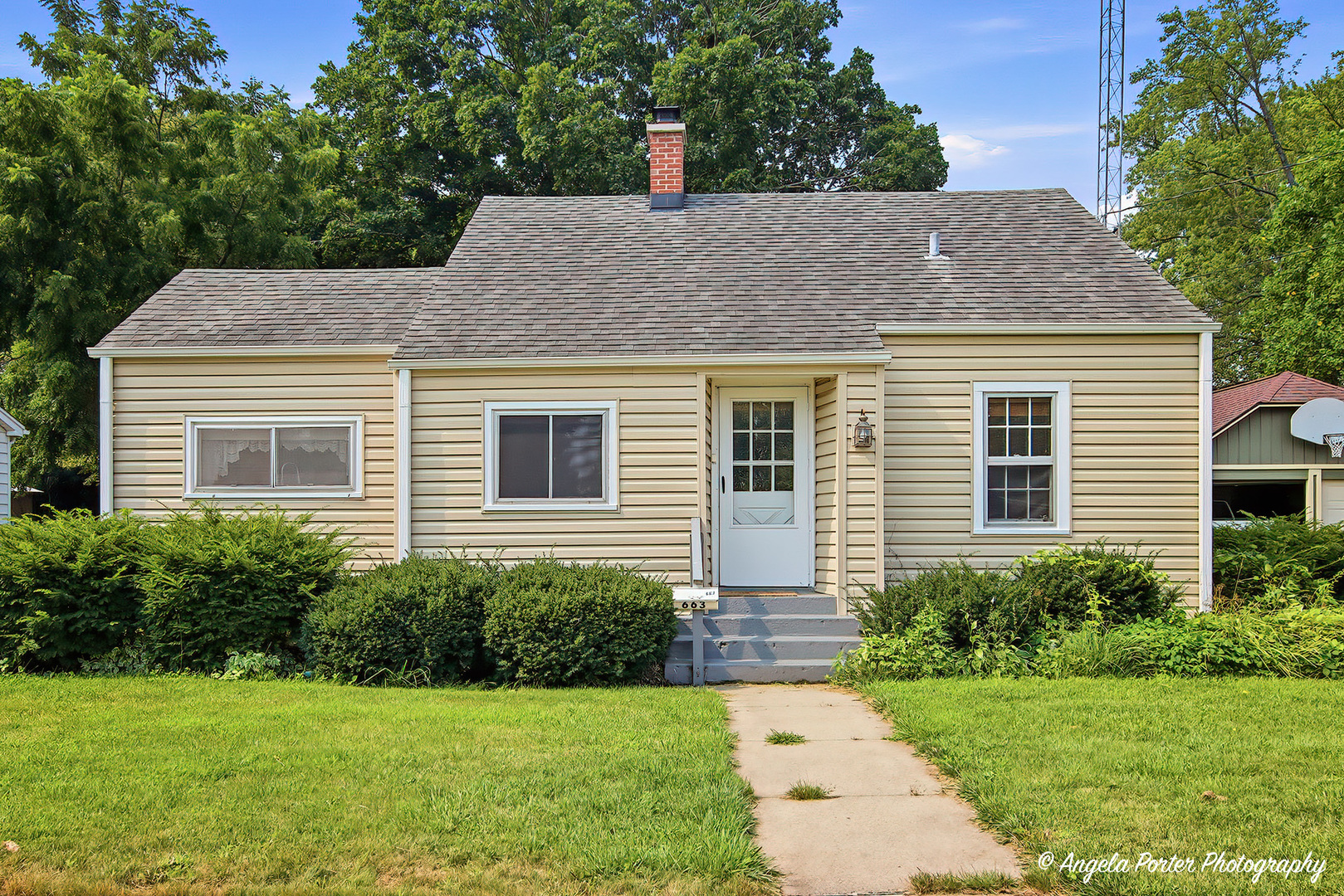 663 Pleasant Street