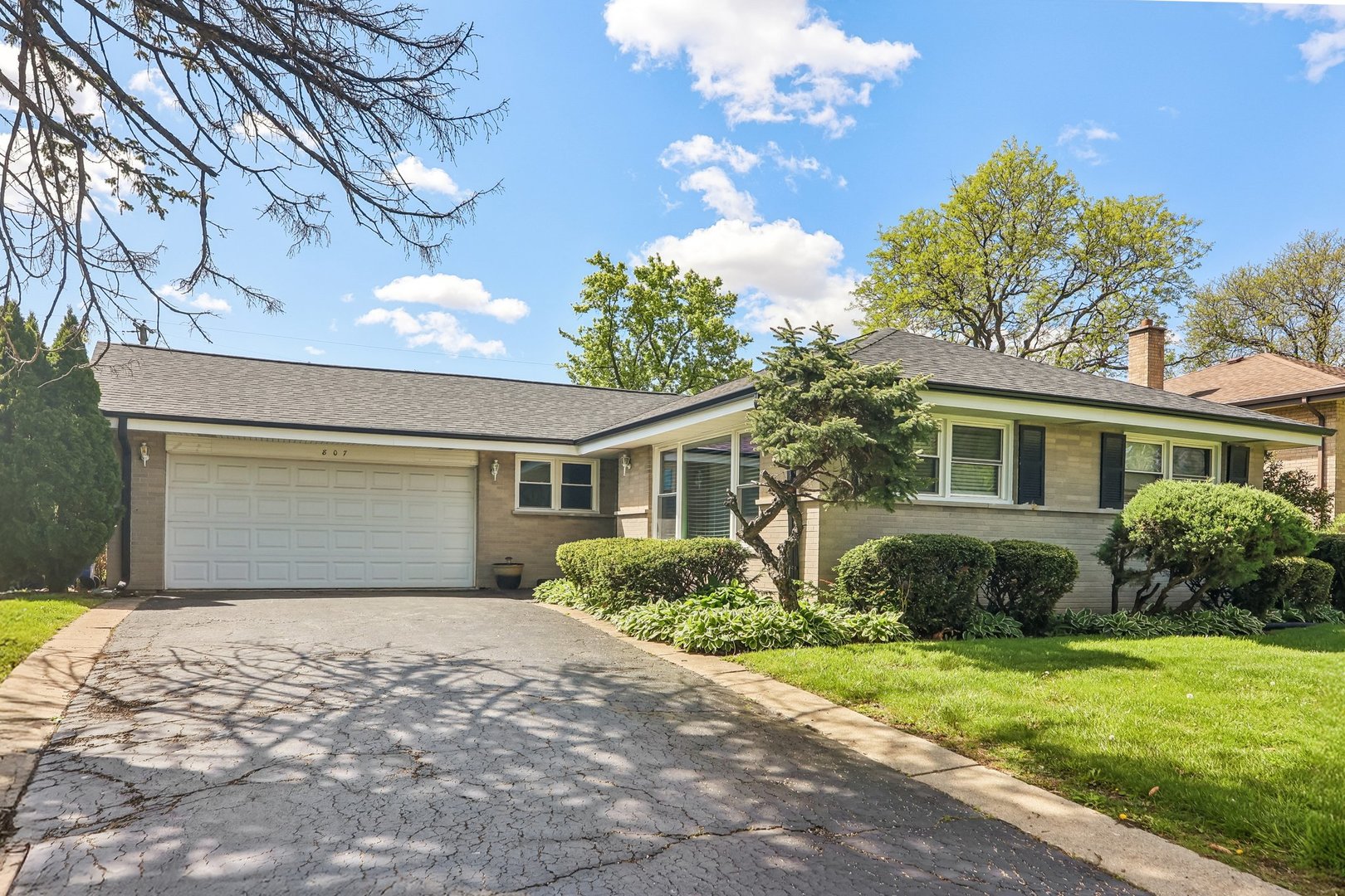 807 E Golfview Drive